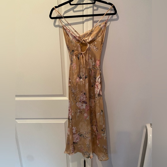 ASTR the Label Gaia Floral Midi Dress - Picture 2 of 3